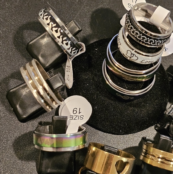 Rings Y - Picture 2 of 10